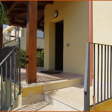 Lobea House - Enjoy A Lifestyle! Дом отдыха *