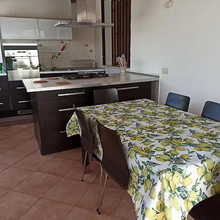 Lobea House - Enjoy A Lifestyle! Карини