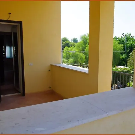 Lobea House - Enjoy A Lifestyle! Карини