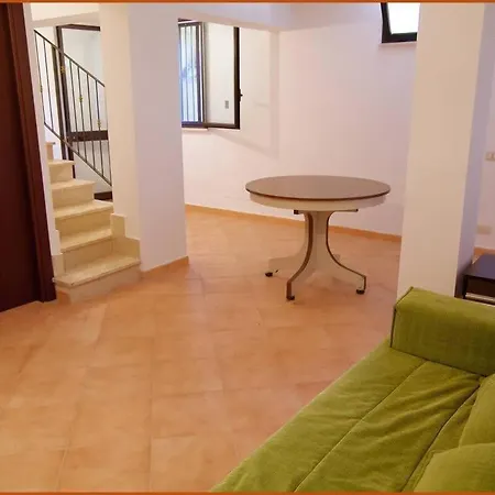 Lobea House - Enjoy A Lifestyle! * Карини